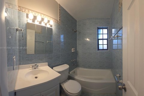 Villa ou maison à louer à Oakland Park, Floride: 3 chambres, 104.79 m2 № 1977360 - photo 7