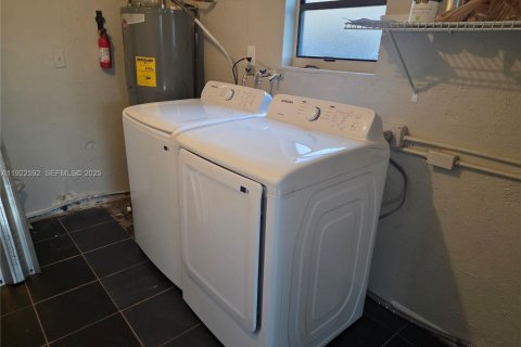 Villa ou maison à louer à Oakland Park, Floride: 3 chambres, 104.79 m2 № 1977360 - photo 22