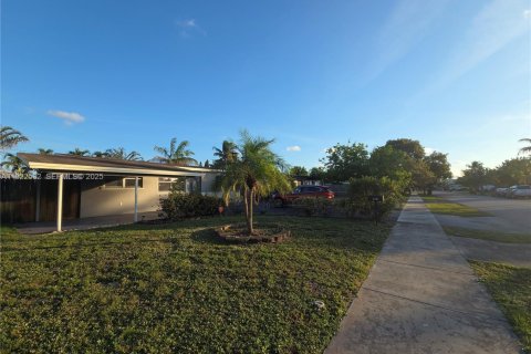 Villa ou maison à louer à Oakland Park, Floride: 3 chambres, 104.79 m2 № 1977360 - photo 21