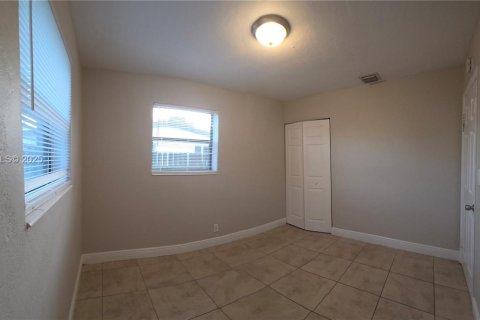 Villa ou maison à louer à Oakland Park, Floride: 3 chambres, 104.79 m2 № 1977360 - photo 13