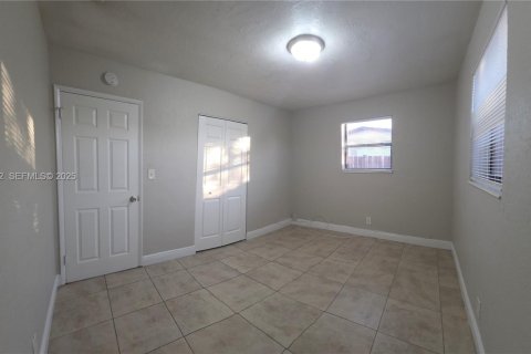 Villa ou maison à louer à Oakland Park, Floride: 3 chambres, 104.79 m2 № 1977360 - photo 6