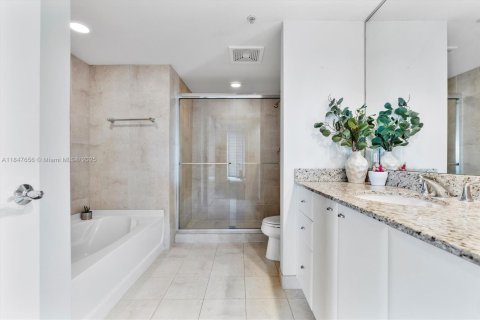 Condominio en venta en Fort Lauderdale, Florida, 2 dormitorios, 101.54 m2 № 1849136 - foto 15