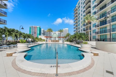 Condominio en venta en Fort Lauderdale, Florida, 2 dormitorios, 101.54 m2 № 1849136 - foto 17