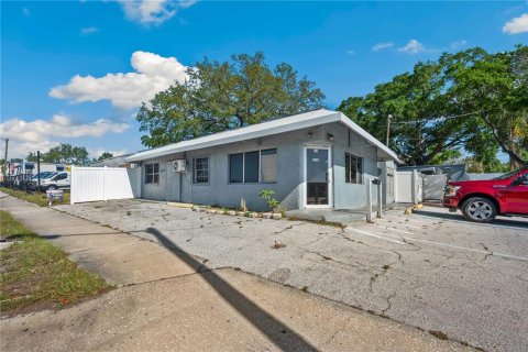 Commercial property in Tampa, Florida 199.74 sq.m. № 1634799 - photo 7