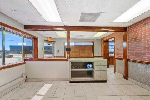 Commercial property in Tampa, Florida 199.74 sq.m. № 1634799 - photo 4
