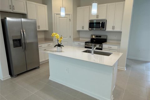 House in Kissimmee, Florida 4 bedrooms, 187.94 sq.m. № 1906771 - photo 5