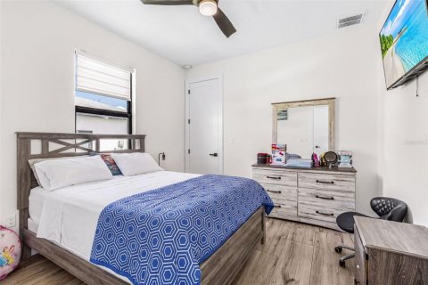 Casa en venta en Cape Coral, Florida, 3 dormitorios, 180.23 m2 № 2356093 - foto 10