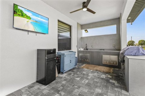 Casa en venta en Cape Coral, Florida, 3 dormitorios, 180.23 m2 № 2356093 - foto 14