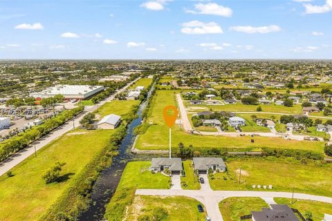 Casa en venta en Cape Coral, Florida, 3 dormitorios, 180.23 m2 № 2356093 - foto 12