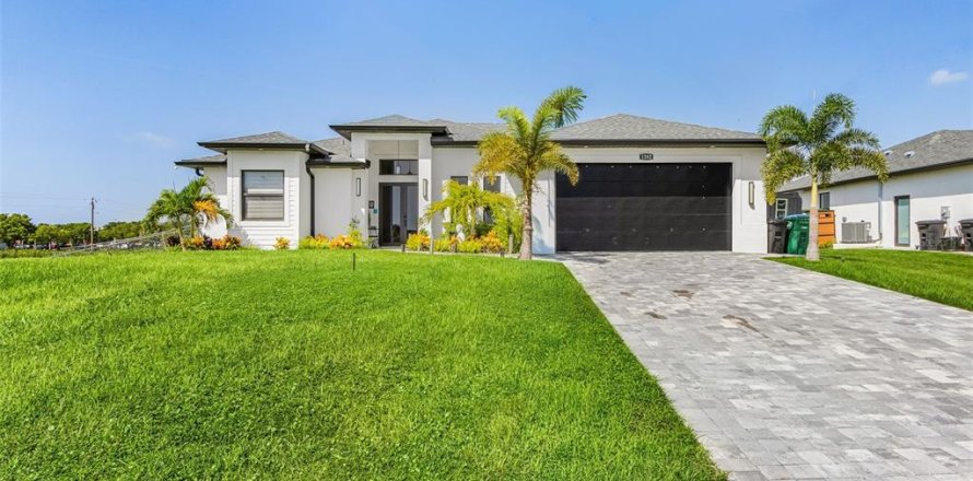 Casa en Cape Coral, Florida 3 dormitorios, 180.23 m2 № 2356093