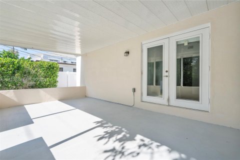 Снять в аренду виллу или дом в Майами, Флорида 3 спальни, 178.47м2, № 2003799 - фото 17