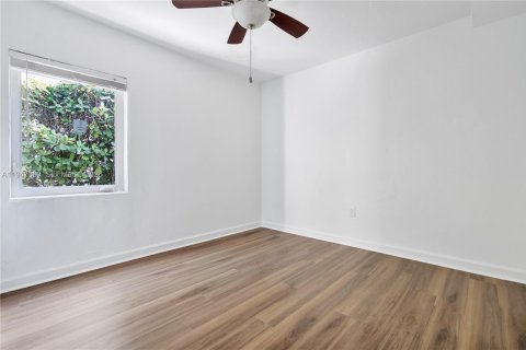 Снять в аренду виллу или дом в Майами, Флорида 3 спальни, 178.47м2, № 2003799 - фото 30