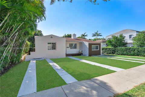 Снять в аренду виллу или дом в Майами, Флорида 3 спальни, 178.47м2, № 2003799 - фото 2