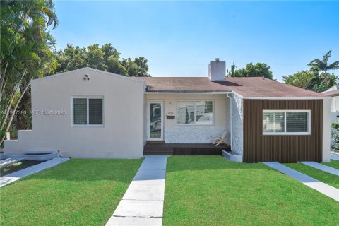 Снять в аренду виллу или дом в Майами, Флорида 3 спальни, 178.47м2, № 2003799 - фото 3