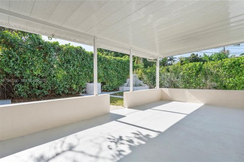 Снять в аренду виллу или дом в Майами, Флорида 3 спальни, 178.47м2, № 2003799 - фото 14