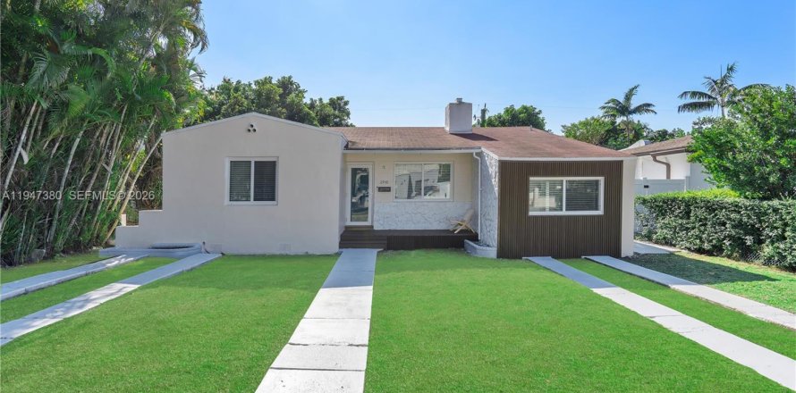 Дом в Майами, Флорида 3 спальни, 178.47м2 № 2003799