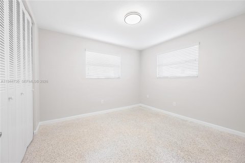 Villa ou maison à louer à Miami, Floride: 4 chambres, 161.65 m2 № 2079390 - photo 15