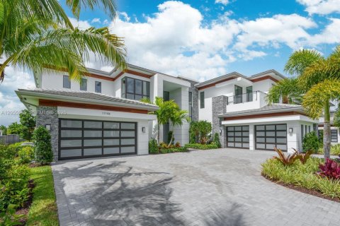 Villa ou maison à louer à Boca Raton, Floride: 6 chambres, 759.85 m2 № 2270037 - photo 2