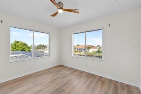 Villa ou maison à vendre à Punta Gorda, Floride: 5 chambres, 285.02 m2 № 2419655 - photo 25