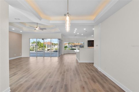 Villa ou maison à vendre à Punta Gorda, Floride: 5 chambres, 285.02 m2 № 2419655 - photo 9
