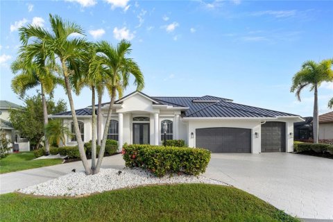 Villa ou maison à Punta Gorda, Floride 5 chambres, 285.02 m2 № 2419655
