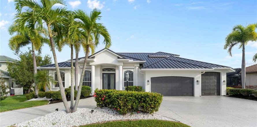Villa ou maison à Punta Gorda, Floride 5 chambres, 285.02 m2 № 2419655