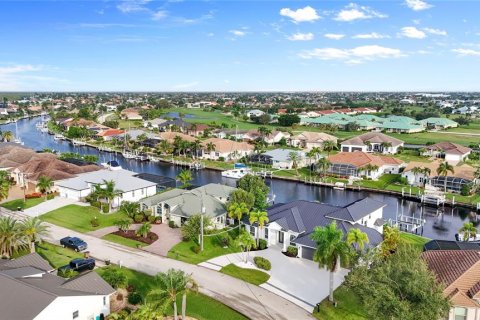 Villa ou maison à vendre à Punta Gorda, Floride: 5 chambres, 285.02 m2 № 2419655 - photo 20