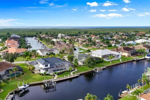 Villa ou maison à vendre à Punta Gorda, Floride: 5 chambres, 285.02 m2 № 2419655 - photo 3