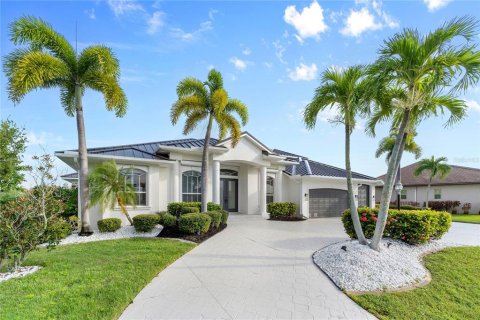 Villa ou maison à vendre à Punta Gorda, Floride: 5 chambres, 285.02 m2 № 2419655 - photo 21