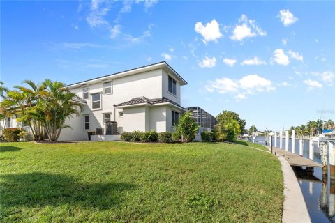 Villa ou maison à vendre à Punta Gorda, Floride: 5 chambres, 285.02 m2 № 2419655 - photo 8