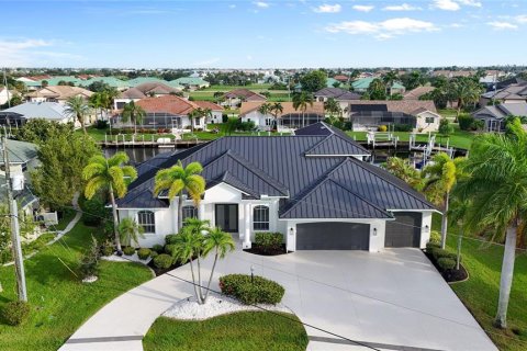 Villa ou maison à vendre à Punta Gorda, Floride: 5 chambres, 285.02 m2 № 2419655 - photo 16