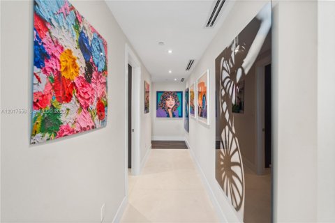 Copropriété à vendre à Miami, Floride: 3 chambres, 234.3 m2 № 2167899 - photo 9
