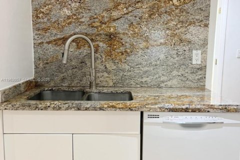 Copropriété à louer à Key Biscayne, Floride: 2 chambres, 130.9 m2 № 2024271 - photo 19