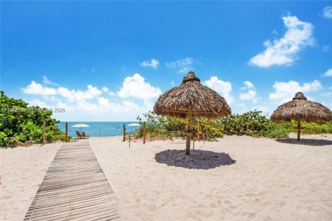 Copropriété à louer à Key Biscayne, Floride: 2 chambres, 130.9 m2 № 2024271 - photo 5