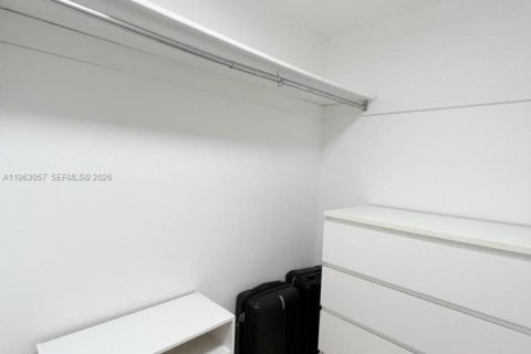 Copropriété à louer à Key Biscayne, Floride: 2 chambres, 130.9 m2 № 2024271 - photo 17