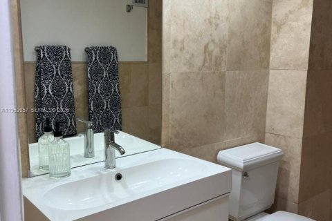 Copropriété à louer à Key Biscayne, Floride: 2 chambres, 130.9 m2 № 2024271 - photo 24