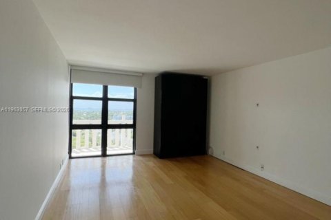 Copropriété à louer à Key Biscayne, Floride: 2 chambres, 130.9 m2 № 2024271 - photo 11