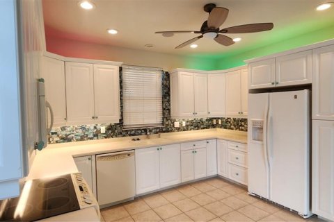 Copropriété à vendre à Punta Gorda, Floride: 2 chambres, 187.85 m2 № 2415438 - photo 18