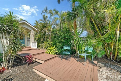 Casa en venta en Sarasota, Florida, 3 dormitorios, 199.55 m2 № 1690533 - foto 2