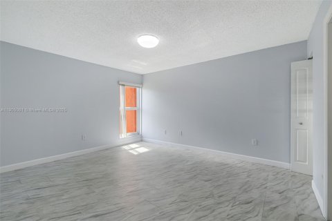 Copropriété à vendre à Miami, Floride: 3 chambres, 95.13 m2 № 1956100 - photo 6