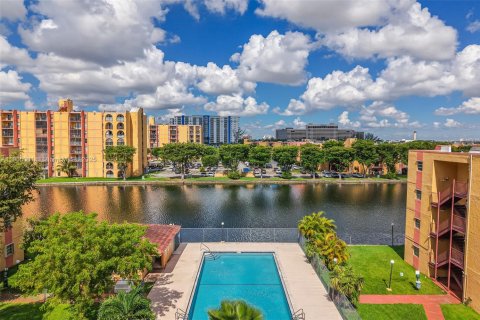 Copropriété à vendre à Miami, Floride: 3 chambres, 95.13 m2 № 1956100 - photo 26