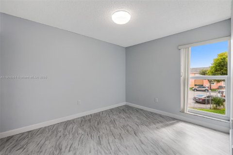 Copropriété à vendre à Miami, Floride: 3 chambres, 95.13 m2 № 1956100 - photo 19