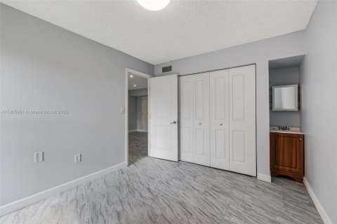 Copropriété à vendre à Miami, Floride: 3 chambres, 95.13 m2 № 1956100 - photo 13