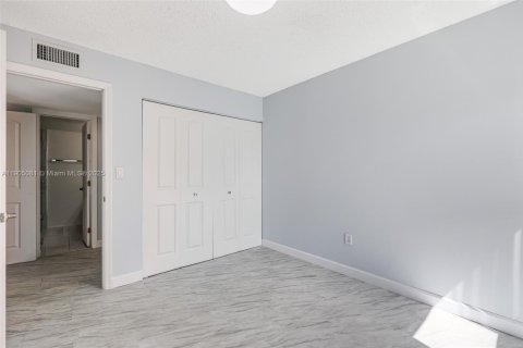 Copropriété à vendre à Miami, Floride: 3 chambres, 95.13 m2 № 1956100 - photo 20