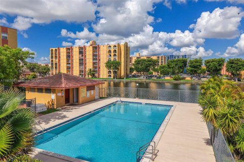 Copropriété à vendre à Miami, Floride: 3 chambres, 95.13 m2 № 1956100 - photo 27