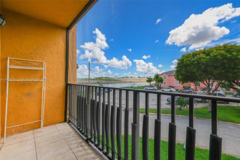 Copropriété à vendre à Miami, Floride: 3 chambres, 95.13 m2 № 1956100 - photo 24