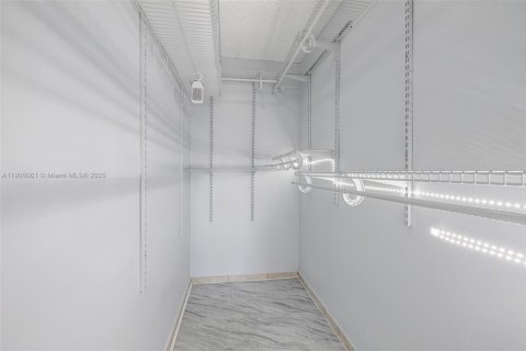 Copropriété à vendre à Miami, Floride: 3 chambres, 95.13 m2 № 1956100 - photo 8