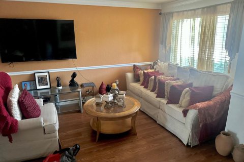 Touwnhouse à vendre à Hollywood, Floride: 3 chambres, 133.78 m2 № 2286651 - photo 4