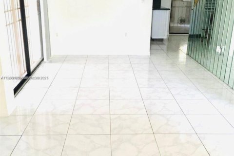 Villa ou maison à louer à Cutler Bay, Floride: 3 chambres, 153.29 m2 № 1994248 - photo 8