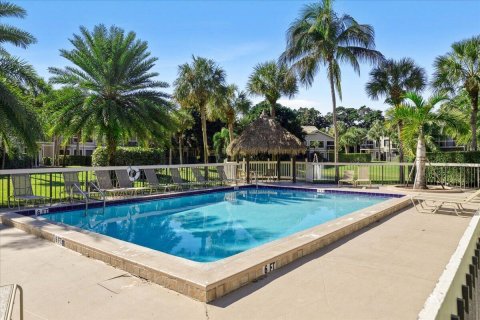 Condo in Wellington, Florida  № 925351 - photo 1